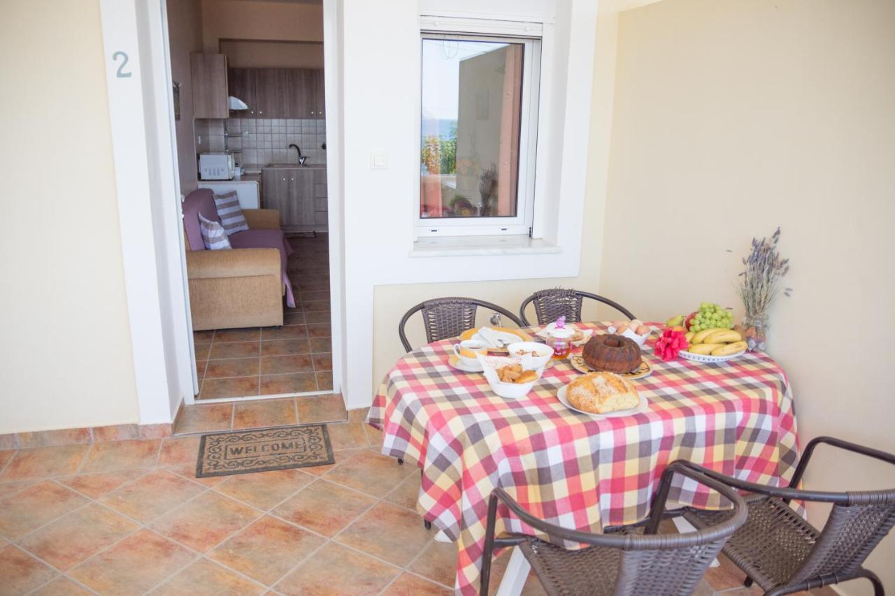 Appartement Ktima Develekou à Pigadhia  Extérieur photo